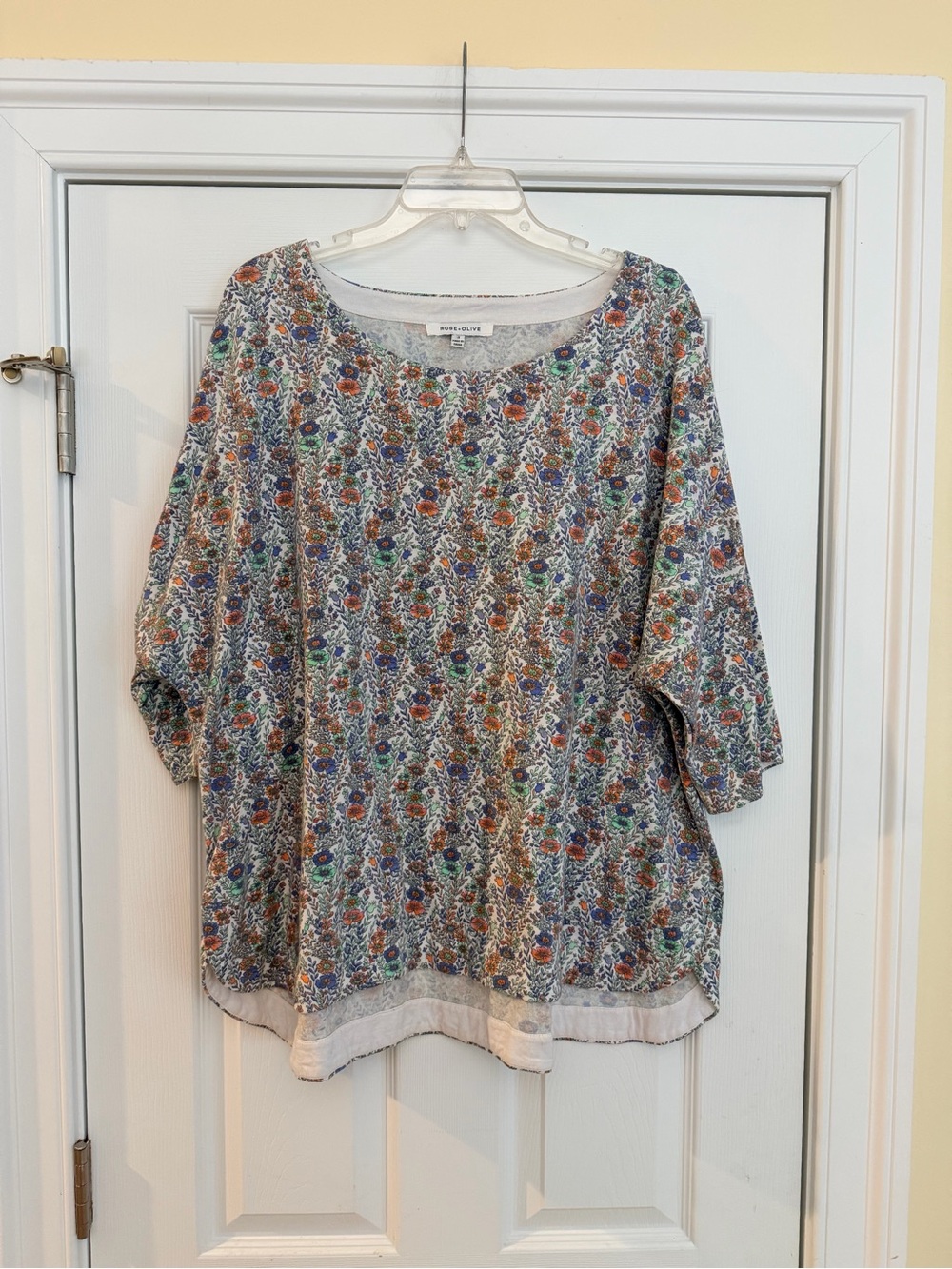 Women's Size 1X "Rose & Olive" Floral Scoop Neck Tunic - Blue, Green, Rust GUC